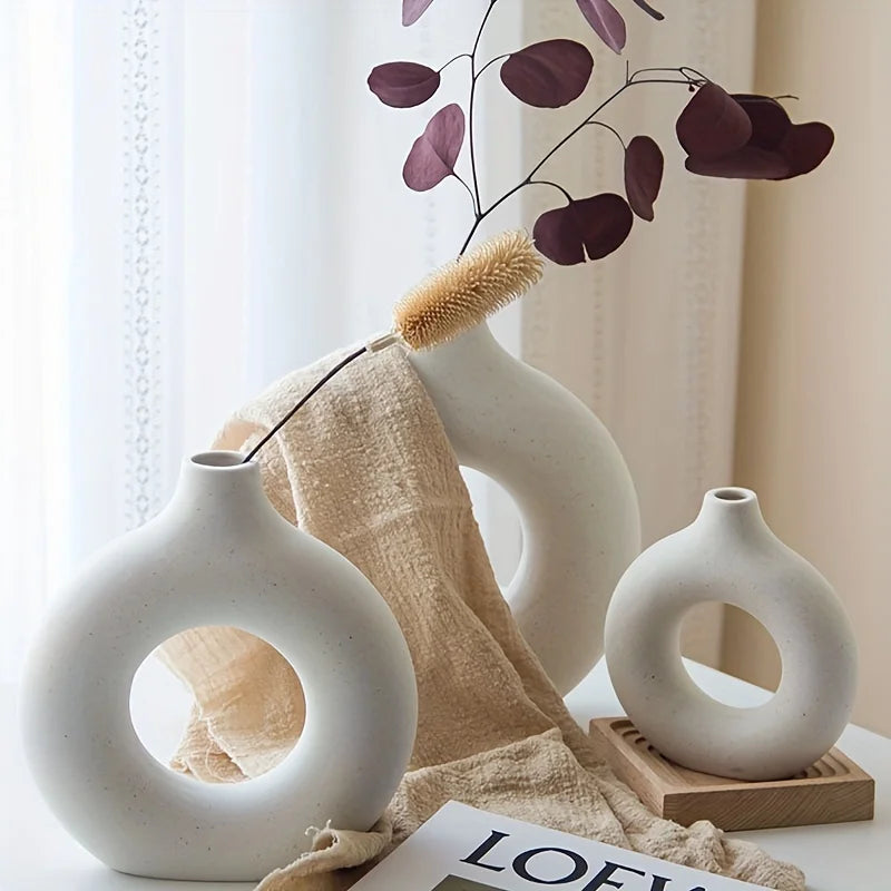 White/Beige Ceramic Circle Vase